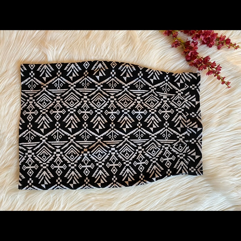 LE LIS Pencil Skirt